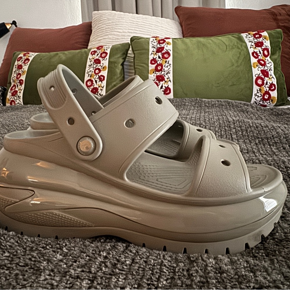 Crocs mega crush sandal
